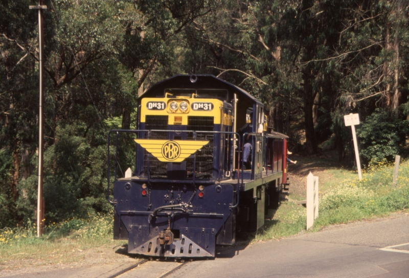 130637: School Road (1), Level Crossing No 11 Down Passenger to Lakeside DH 31