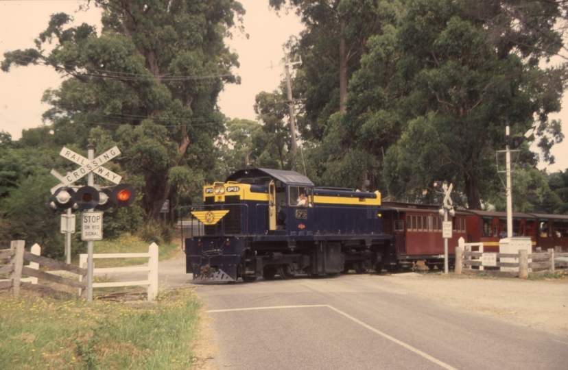 130640: School Road (2), Level Crossing No 11 Down Passenger to Lakeside DH 31