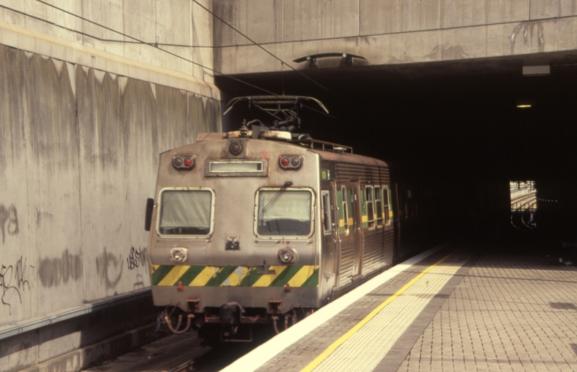 130684: Boronia Suburban to Belgrave 6-car Hitachi 42 M trailing