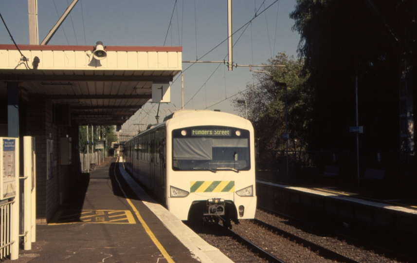 130975: Pascoe Vale Up Suburban 3-car Siemens