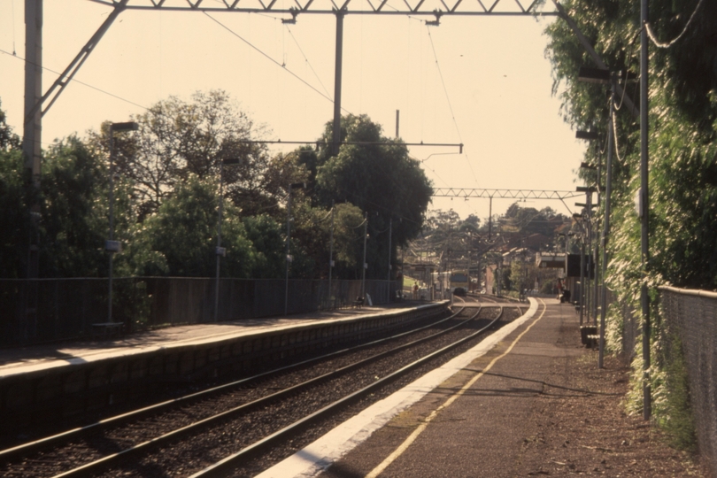 130977: Pascoe Vale looking North Down Suburban 3-car Siemens