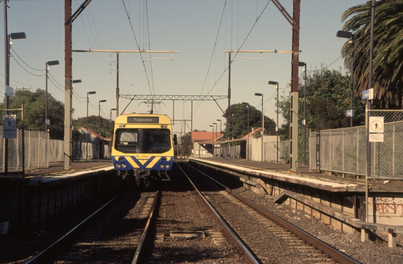 131128: Parkdale Down Suburban Connex (ex MTrain), Comeng