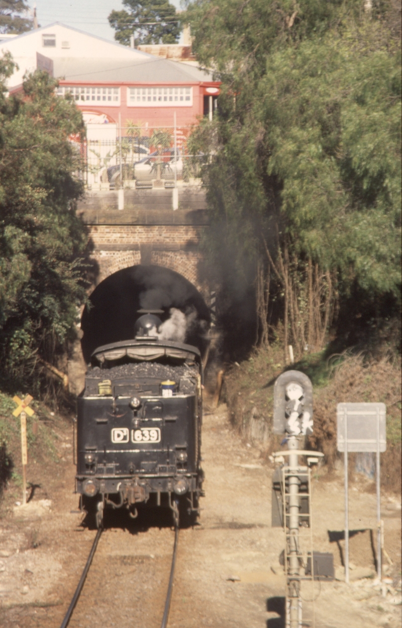 131153: Geelong D3 639 running round Steamrail Special viewed from Little Malop Street