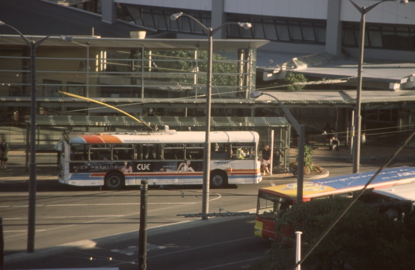 131346: Wellington Station Bus Terminal Outbound Trolley Bus 242