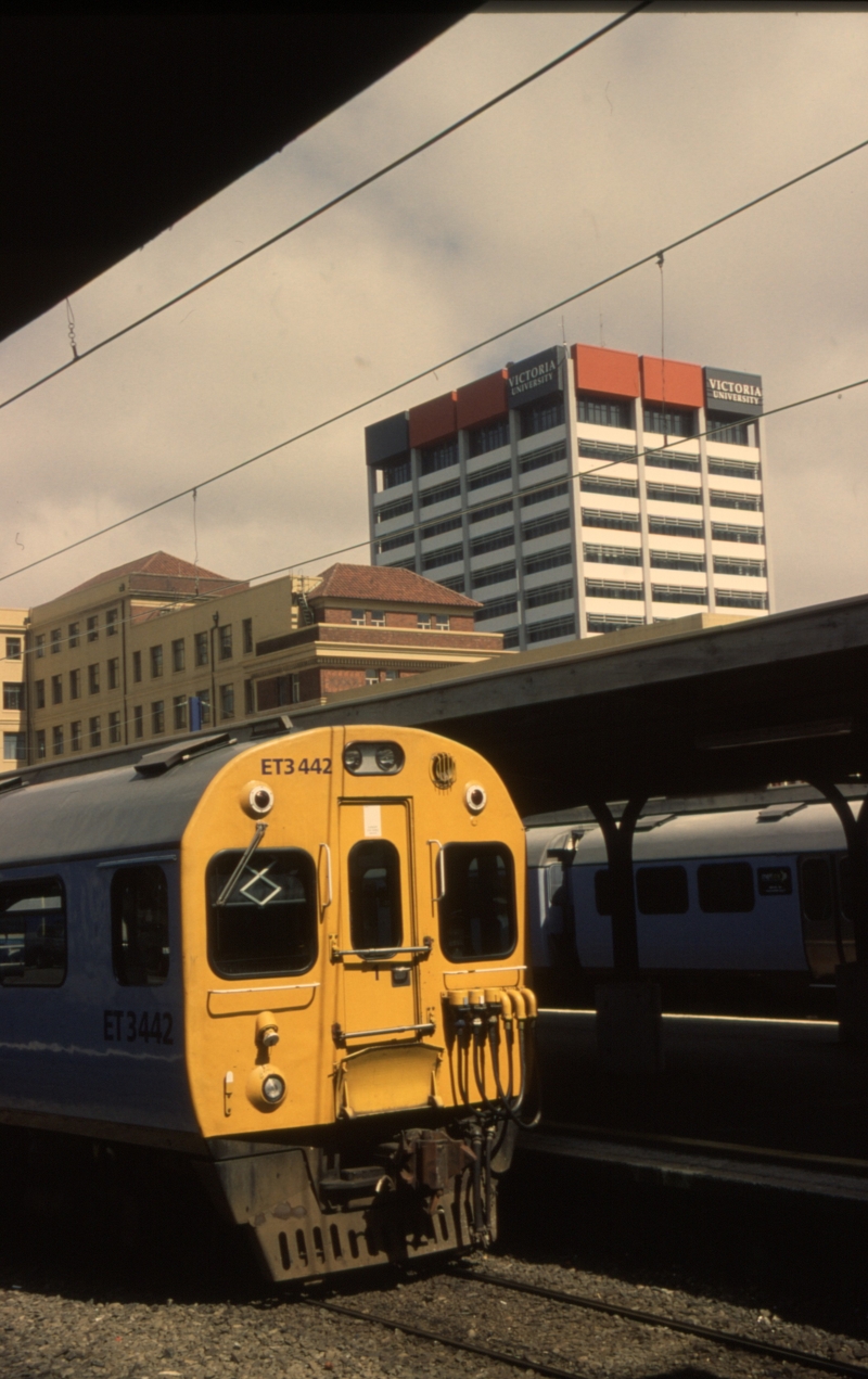 131369: Wellington Stabled Suburban Train ET 3442 nearest