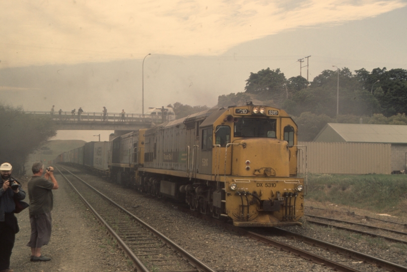 131394: Seddon Northbound Freight DX 5310 DQ 6382