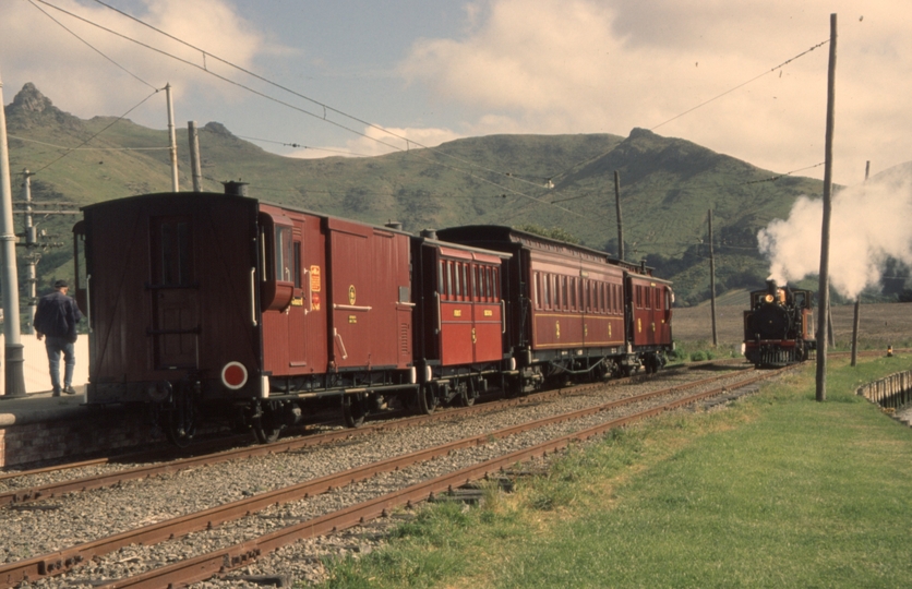 131503: Ferrymead Railway Ferrymead W 192 running round