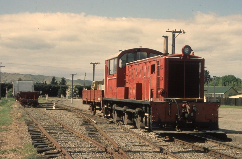 131529: Weka Pass Railway Shunter Dsa 276