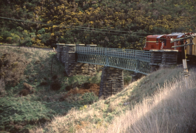 131627: Viaduct 0.5 km South of Tunnel No 6 Taieri Gorge Railway looking North