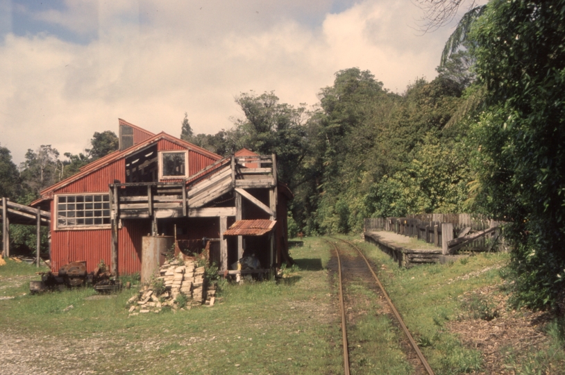 131869: Shantytown Timber Mill Station looking towards end of track