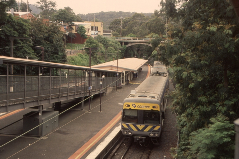 131916: Belgrave Suburban 3-car Connex Comeng