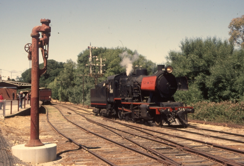 131930: Castlemaine J 515 proceeding to turntable