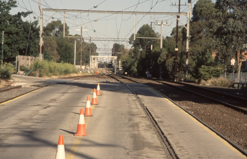 131981: Box Hill Entry of temporary roadway into street at East end