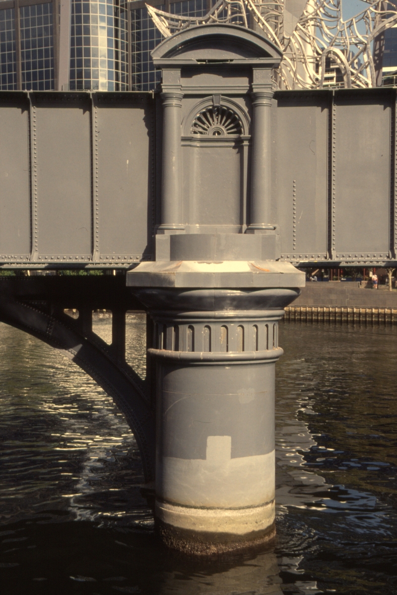 132002: Sandridge Bridge Pier detail