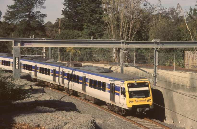 132039: Middleborough Road Suburban to Melbourne 6-car X'Trapolis 947 M leading