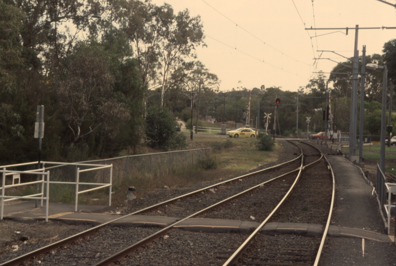 132104: Diamond Creek looking towards Eltham