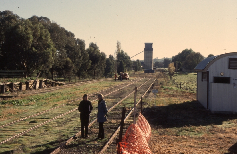 132149: Ladysmith looking towards Wagga Wagga from platform