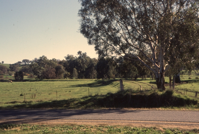 132153: Humula looking towards Wagga Wagga from Wagga Wagga end level crossing