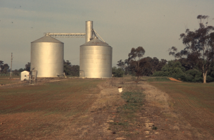 132223: Diggora West looking towards Elmore