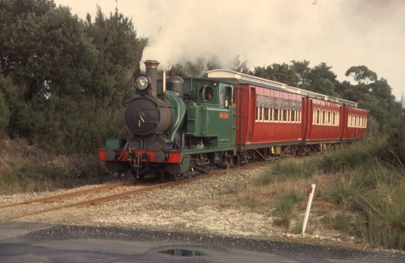 132297: Lettes Bay Road Level Crossing 33.5 km Passenger to Queenstown Abt No 1