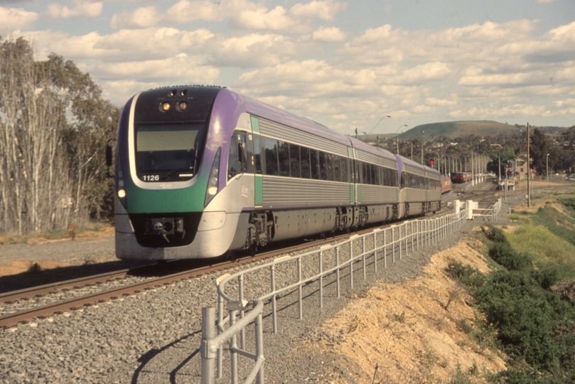 132355: Bacchus Marsh 10:43am Passenger to Southern Cross 1126 1226 1138 1238