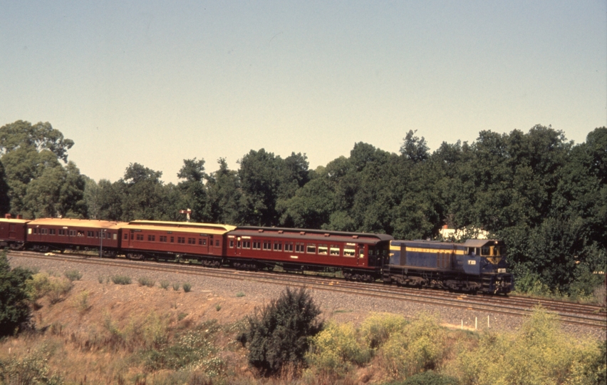 132633: Castlemaine (up side), Passenger from Maldon Y 133