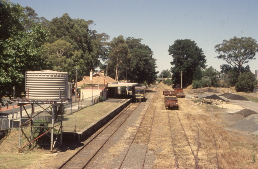 132655: Leongatha looking towards Yarram from footbridge 55 RM at platform