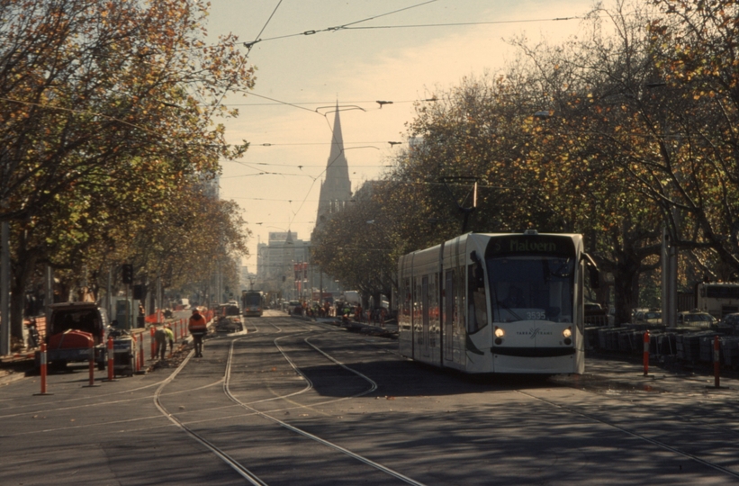 132705: St Kilda Road at Southbank Boulevard  Route 5 to East Malvern Burke Road D1 3535