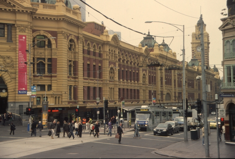 132709: Flinders Street Station Stop Route 48 to North Balwyon A2 289