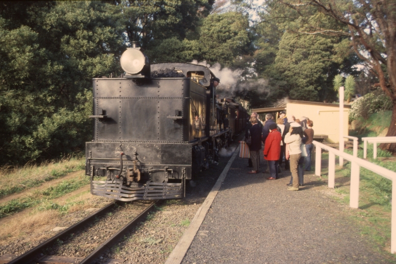 132729: Clematis Luncheon Train to Belgrave G 42