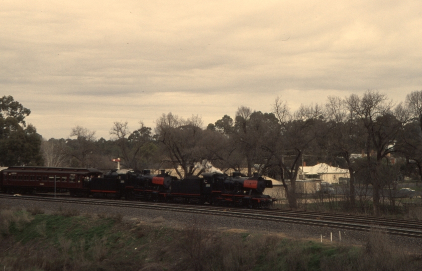 132738: Castlemaine Passenger from Monbulk J 515 J 541