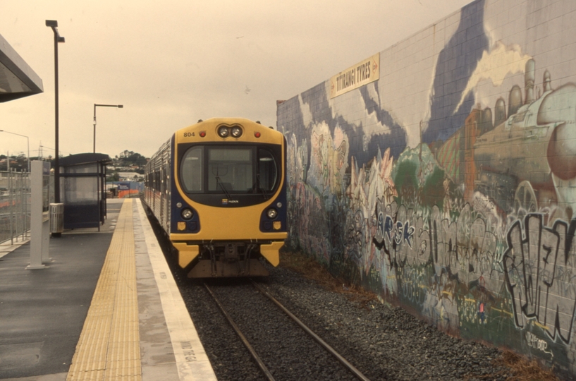 132772: New Lynn Suburban to Auckland ADL 804 trailing