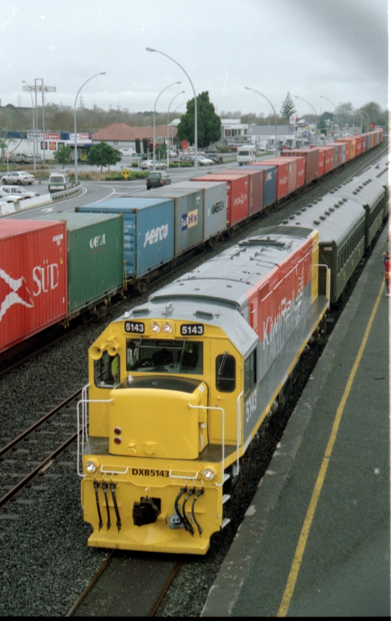 132831: Huntly Governor's Special to Paekakariki DXB 5143