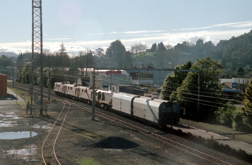 132843: Te Kuiti Northbound Freight EF 30232 EF 30163 EF 30203 DFT 7335