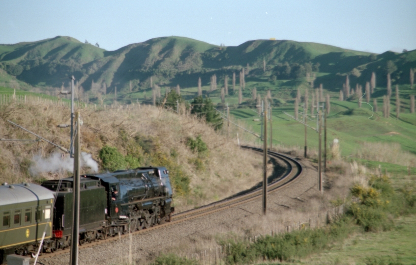 132849: Waiteti Viaduct (South end), Governor's Special to Paekakariki Ka 942