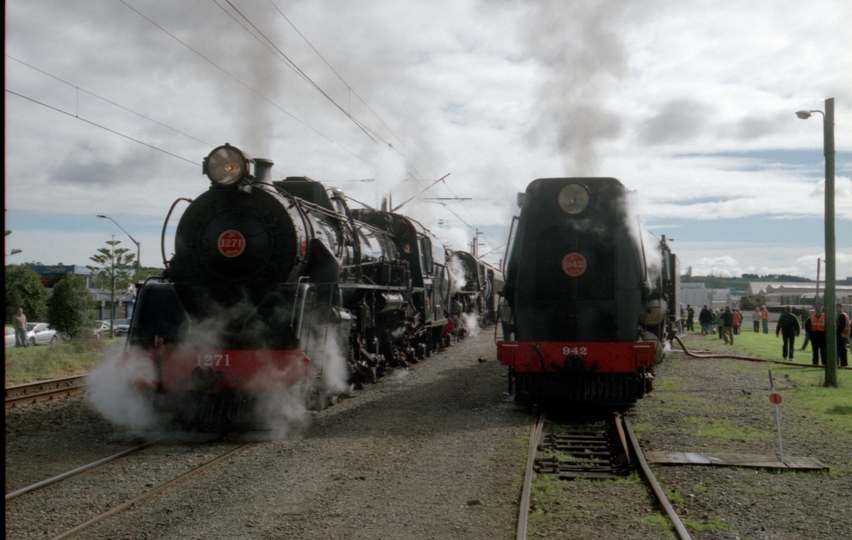 132898: Feilding Governor's Special to Paekakariki Ja 1271 J 1211 and Light Engine Ka 942