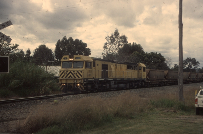 132913: Level Crossing km 69.5 Bunbury Line Southbound Freight S 3305