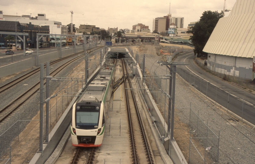 132945: Perth looking East from Milligan Street Footbridge Suburban to Mandurah 470 trailing