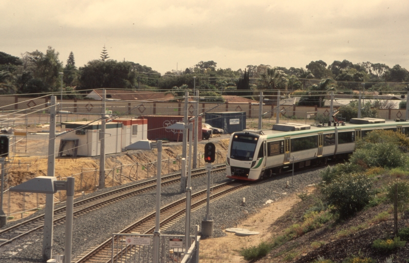 132993: Rockingham Suburban to Mandurah 3-car 'B' Set 553 leading