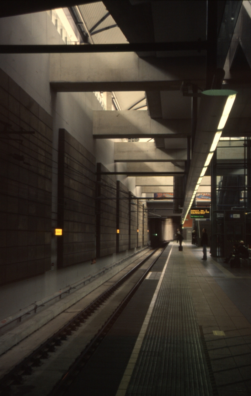 133003: Esplanade Southbound track looking South