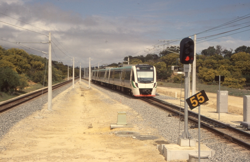 133011: Clarkson Suburban to Perth 3-car 'B' Set 454 trailing