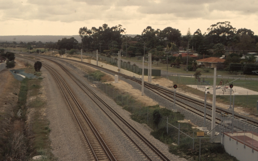 133017: Thornlie looking from Spencer Road towards Kenwick