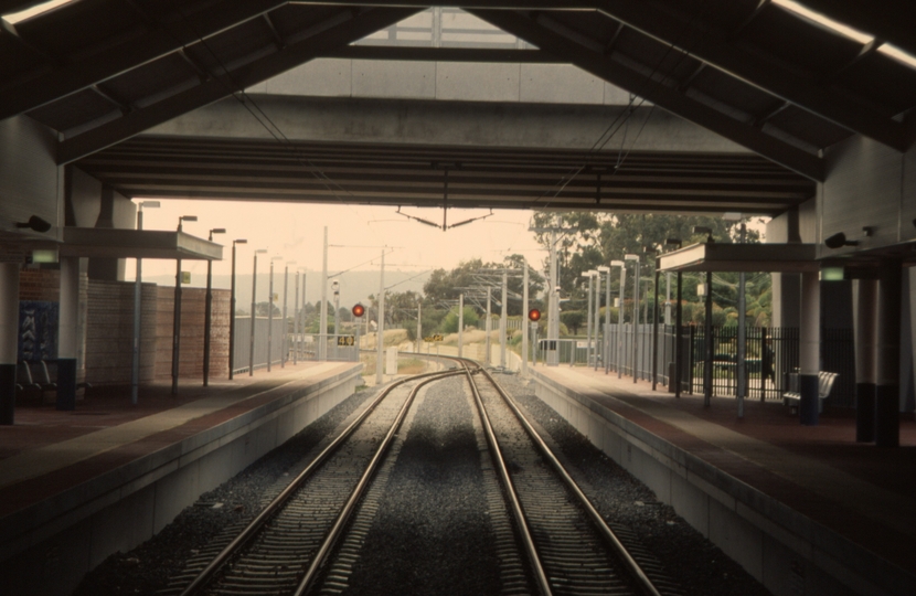 133019: Thornlie looking towards Kenwick