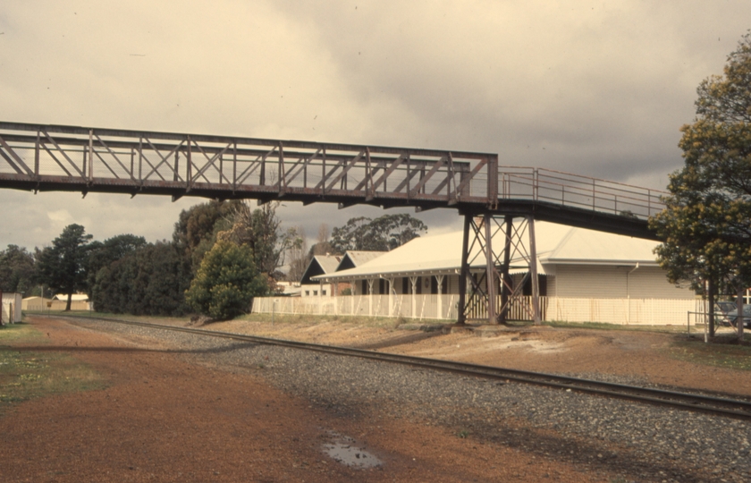 133060: Collie Station Building looking East