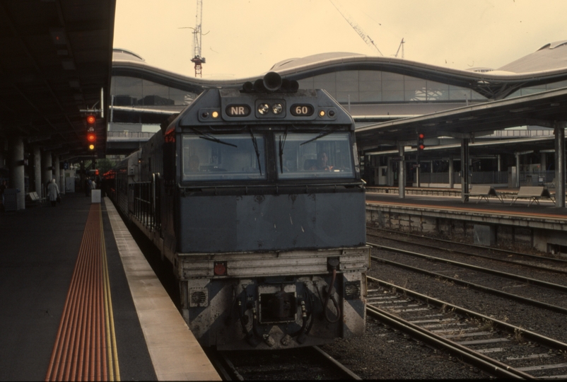 133238: Southern Cross Platform 2 MA8 'Overland' to Adelaide NR 60