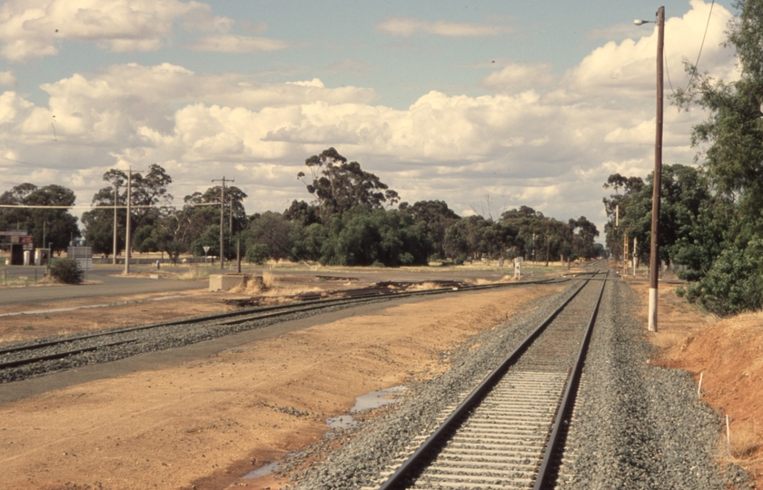 133242: Elmore looking towards Echuca