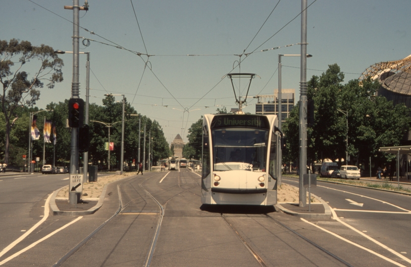 133268: St Kilda Road at Arts Centre Stop D1 3532