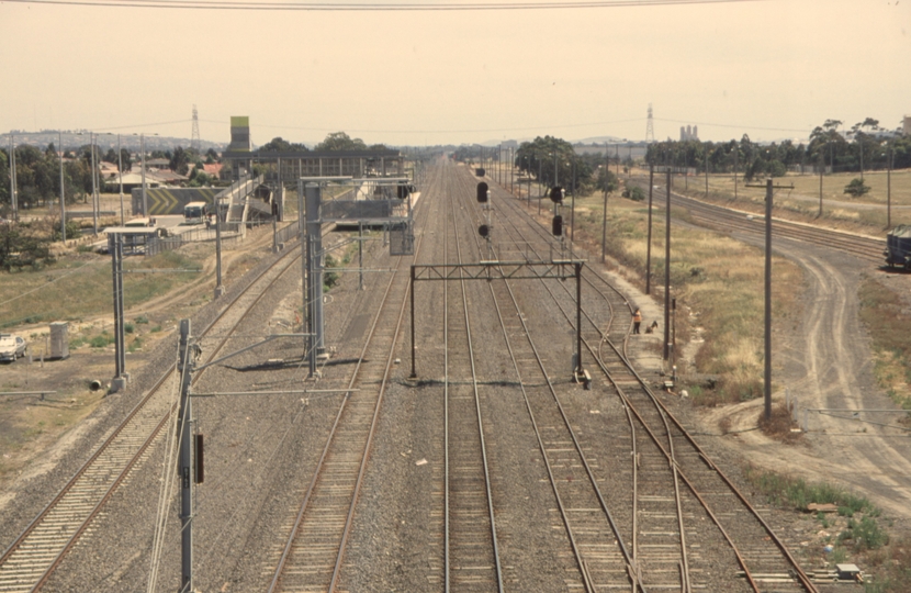 133297: Somerton Road Bridge looking North towards Roxburgh Park and Somerton Loop