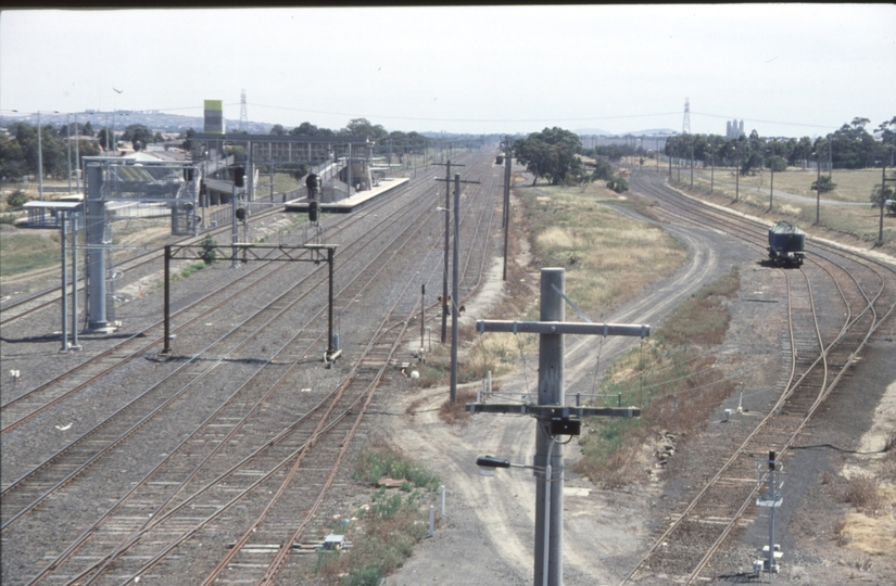 133298: Somerton Road Bridge Looking North towards Roxburgh Park and Somerton Loop