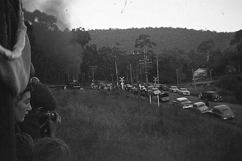 133460: Feb 23 1958 Upper Ferntree Gully Burwood Highway Level Crossing Last Down Train 7A